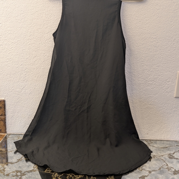 Universal Studios Black Graphic Tanktop - Picture 4 of 6